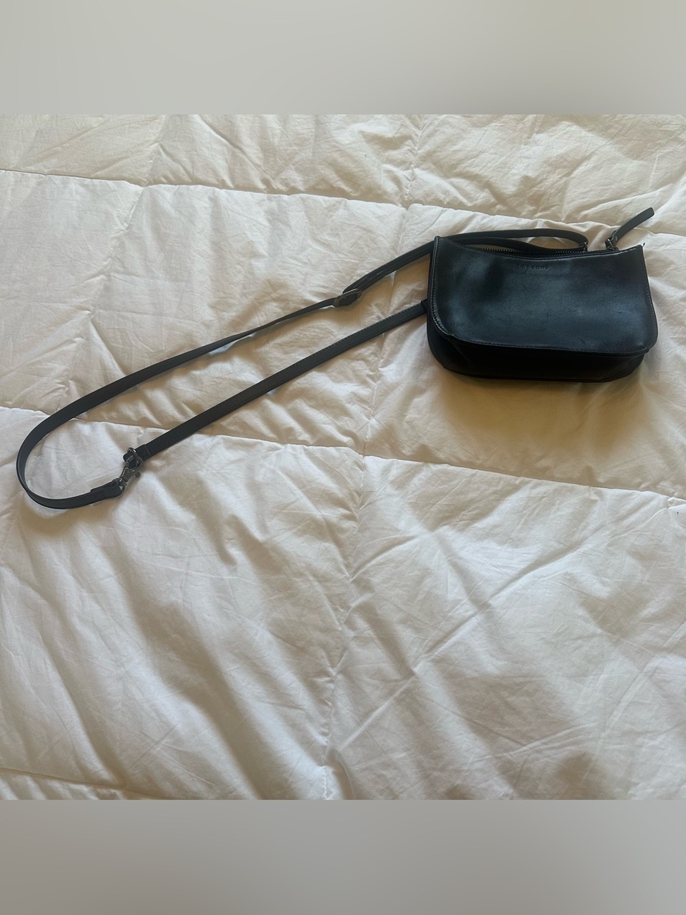 Lo & Sons Black Convertible Leather Crossbody/Waistbag Bag